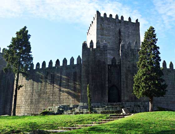 Castelo de Guimaraes - Guimaraes Castle
