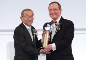 Thomas Lovejoy receiving 2012 Blue Planet prize
